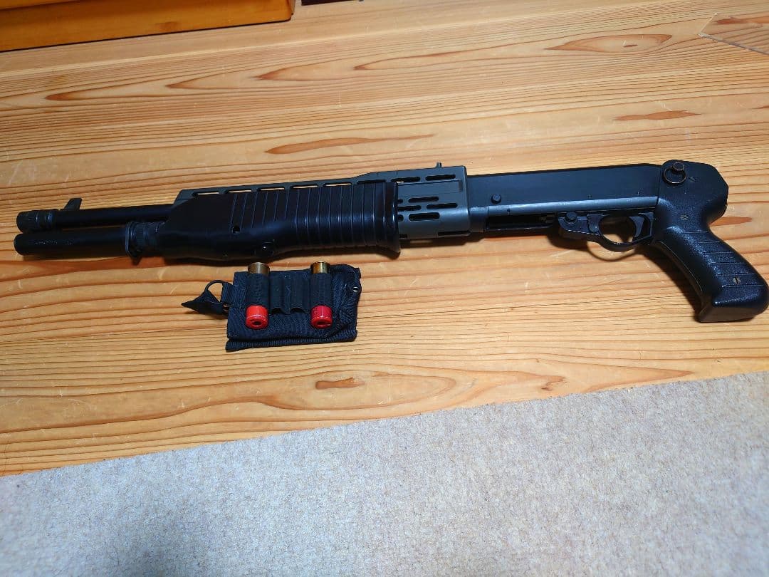 東京マルイ　スパス12　ショットシェル　シェルホルダー　ガンソックス付き