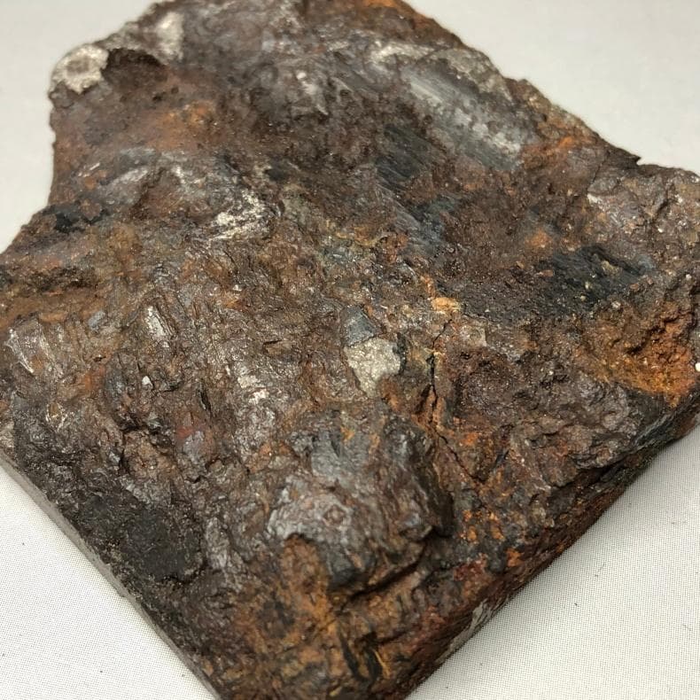 隕石 鉄隕石　アルタイ隕石　原皮付き　ナチュラル　原石　重さ約131ｇ