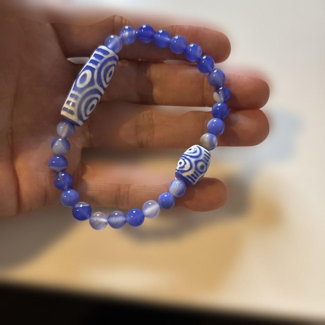 すごいズンとくる！青玉髄天珠、龍眼天珠、青のファイヤーアゲート！すごい！