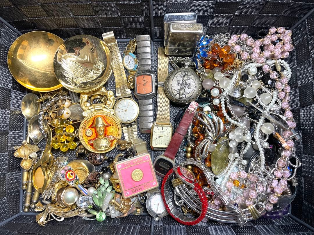 遺品整理品　アクセサリー　時計　ジッポ　2キロ超③