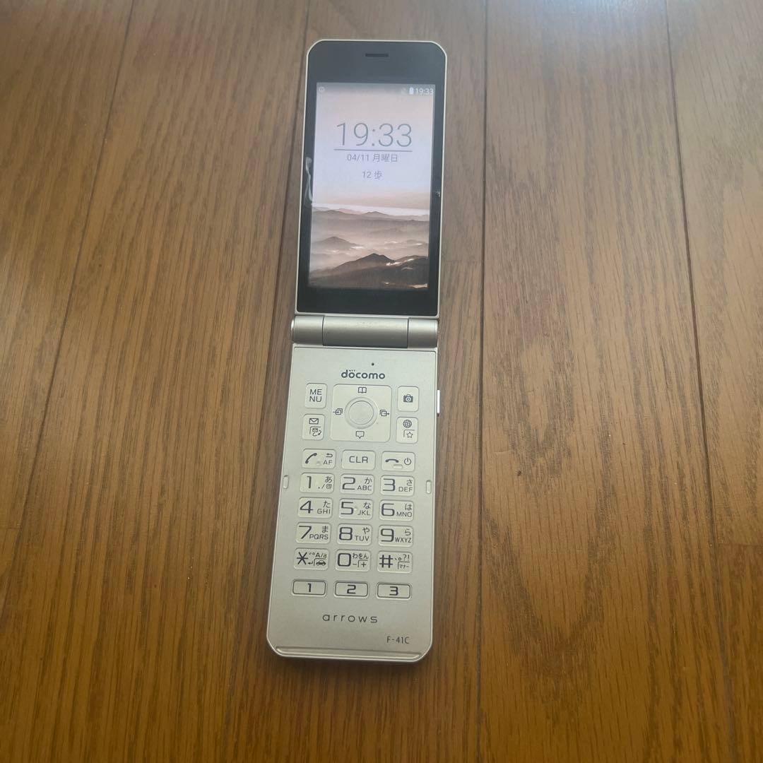 arrows F-41Cゴールド折りたたみ携帯電話本体
