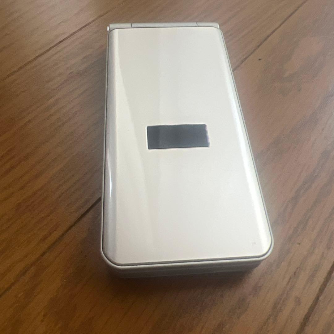 arrows F-41Cゴールド折りたたみ携帯電話本体