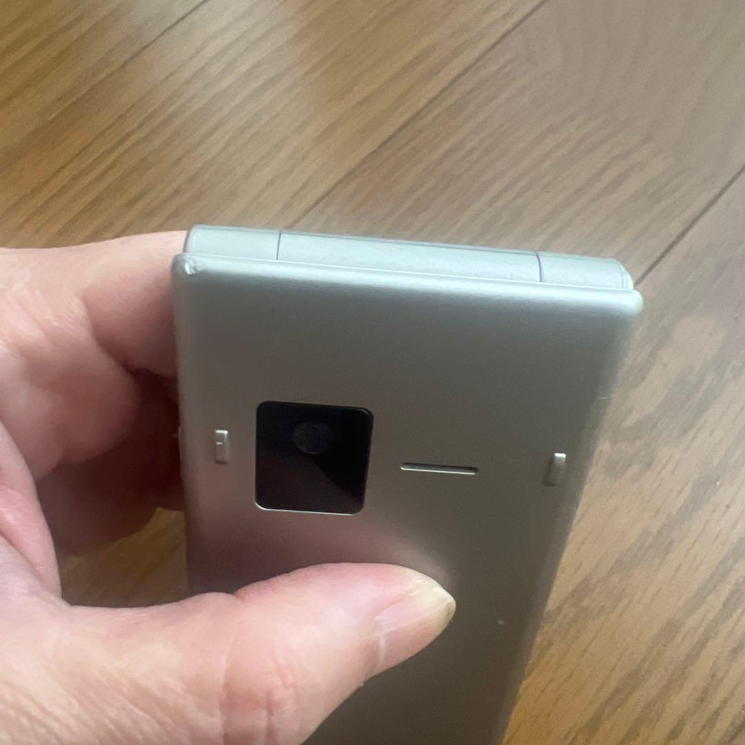 arrows F-41Cゴールド折りたたみ携帯電話本体