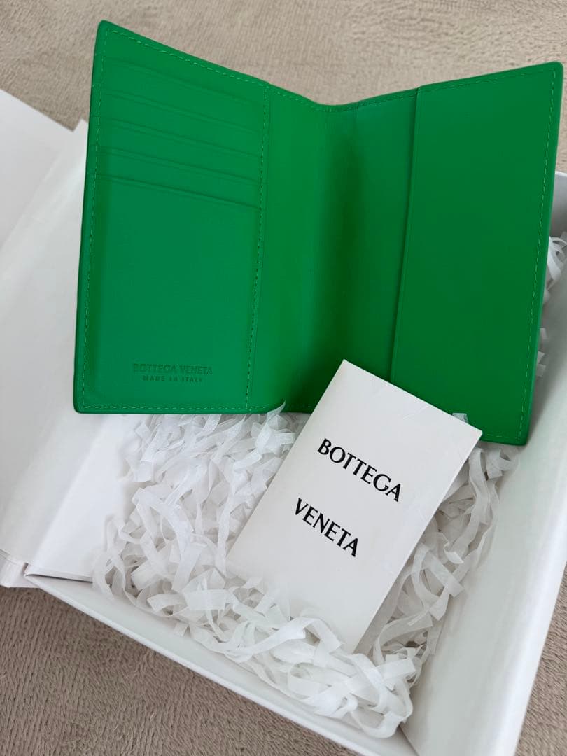 BOTTEGA VENETA ボッテガヴェネタ パスポートケース