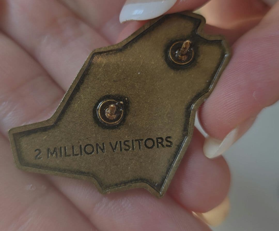 激レア　非売品　サウジアラビア　200万人来場者記念　ピンズ　金　万博