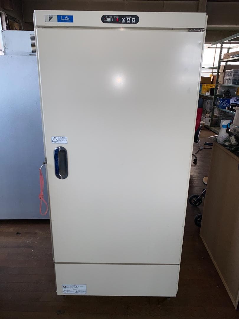 ダイキン 小型低温保管庫 鍵付き LCDMRO1KDS 402 91kgo022