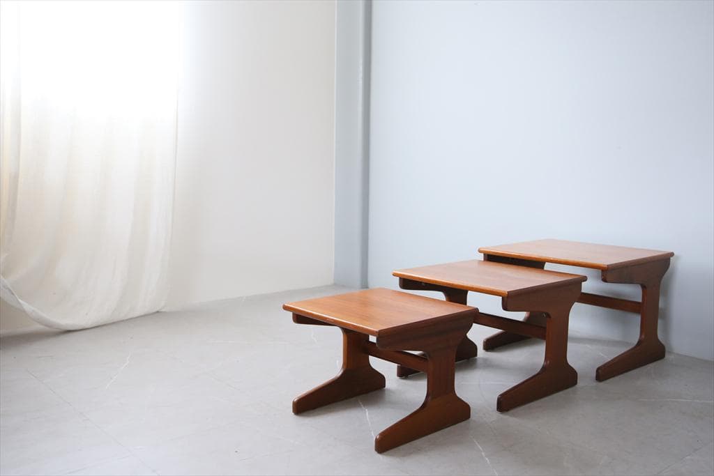 英国アンティーク木製ネストテーブル3台/収納式机/サイドテーブル(88-151)