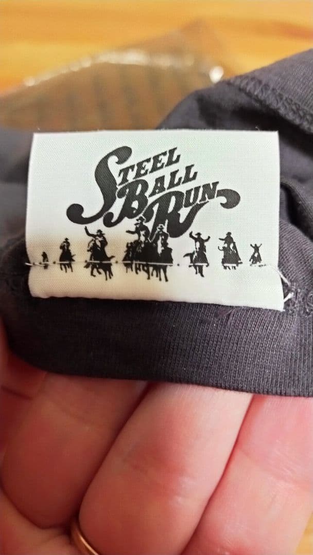 ジョジョの奇妙な冒険 SBR サウンドマン Tシャツ 黒 アルトラバイオレンス