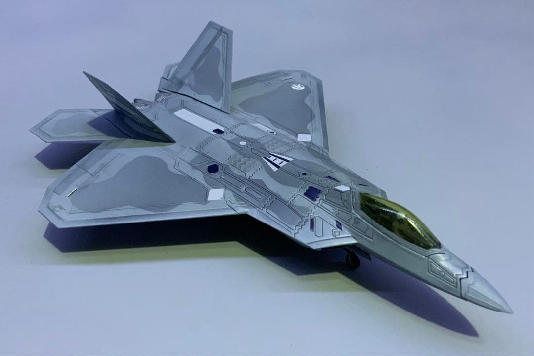 1/144スケールF22ラプターエースコンバット7トリガー仕様