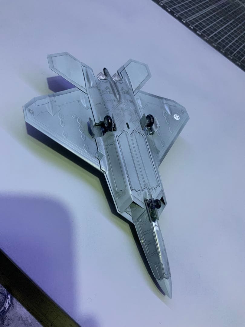1/144スケールF22ラプターエースコンバット7トリガー仕様