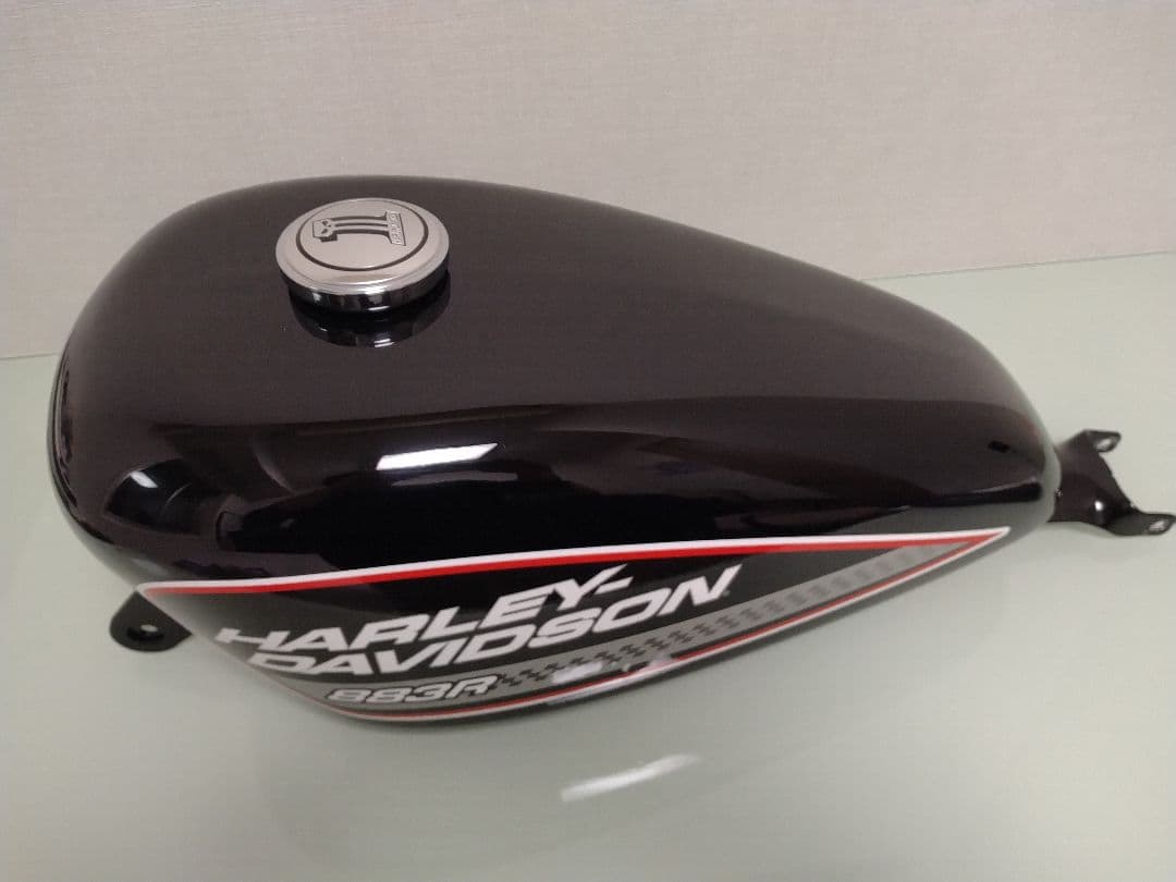 スポーツスター883R 純正タンク ブラック インジェクション用 キャップ付き