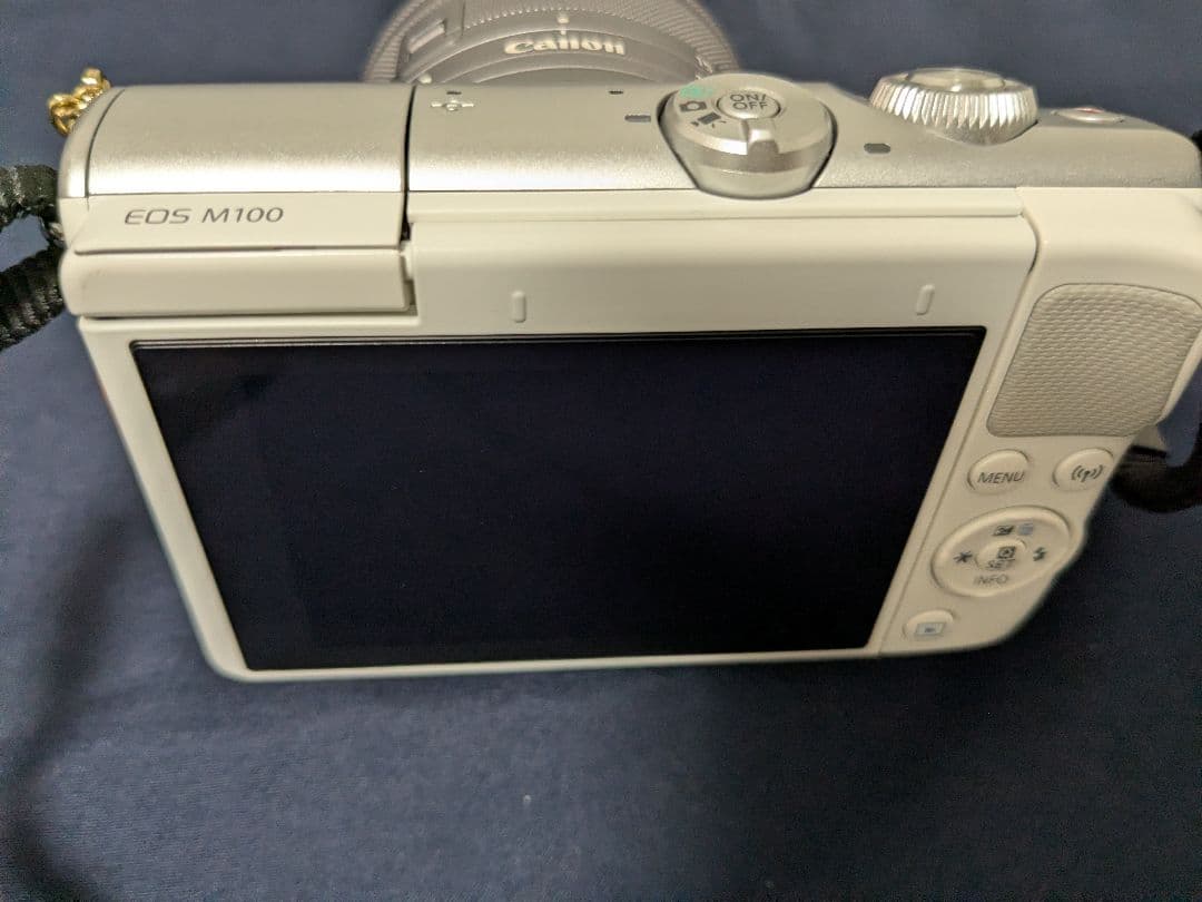 【Canon】EOS M100　ダブルレンズキット　ホワイト
