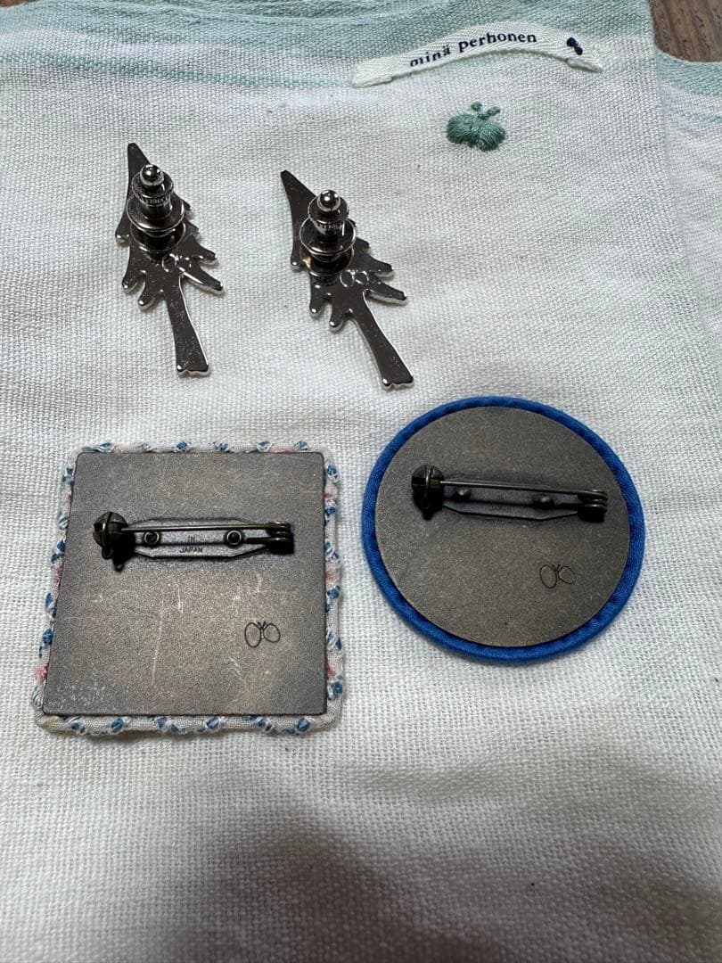 ミナペルホネン　ブローチ4点セットおまけストールetc付き