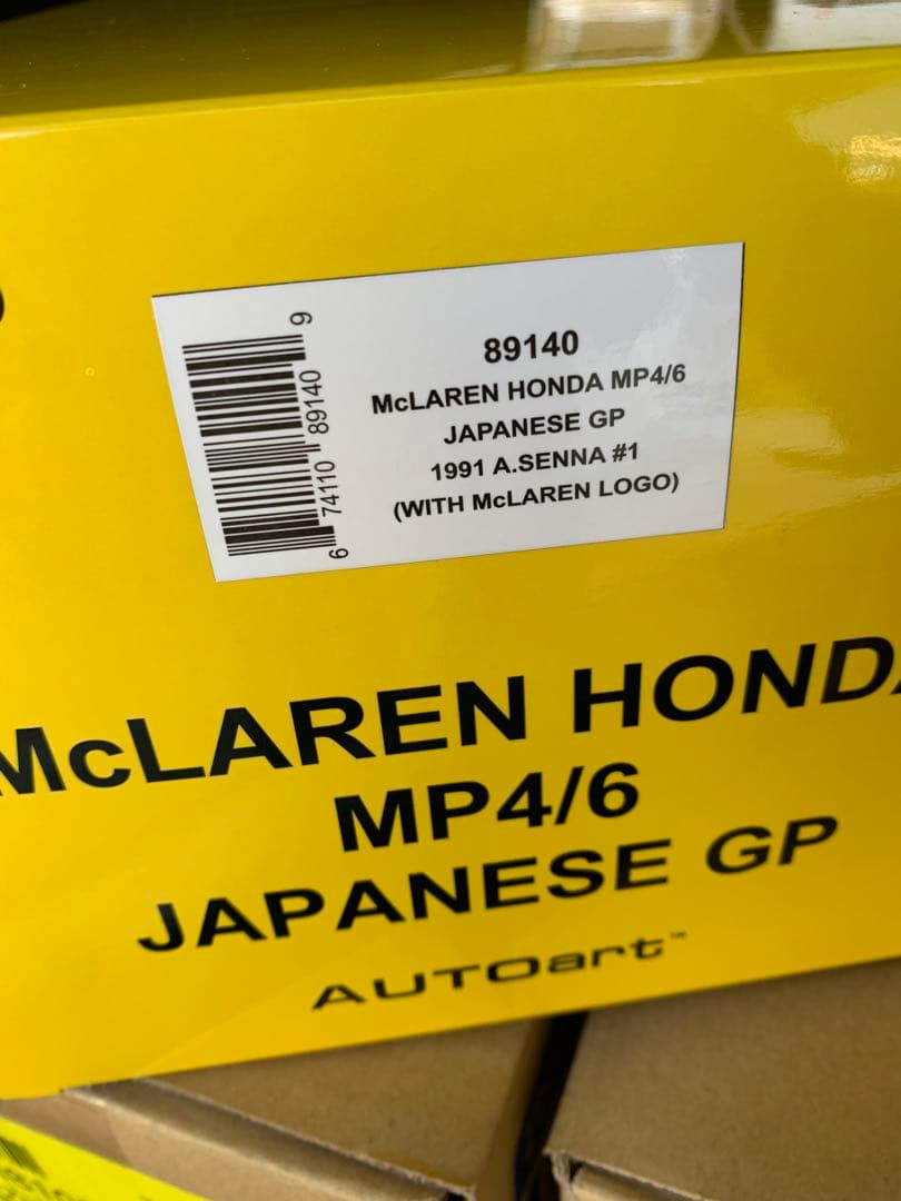 AUTOart 1/18 マクラーレンホンダ　MP4/6 #1 A.セナ　ロゴ