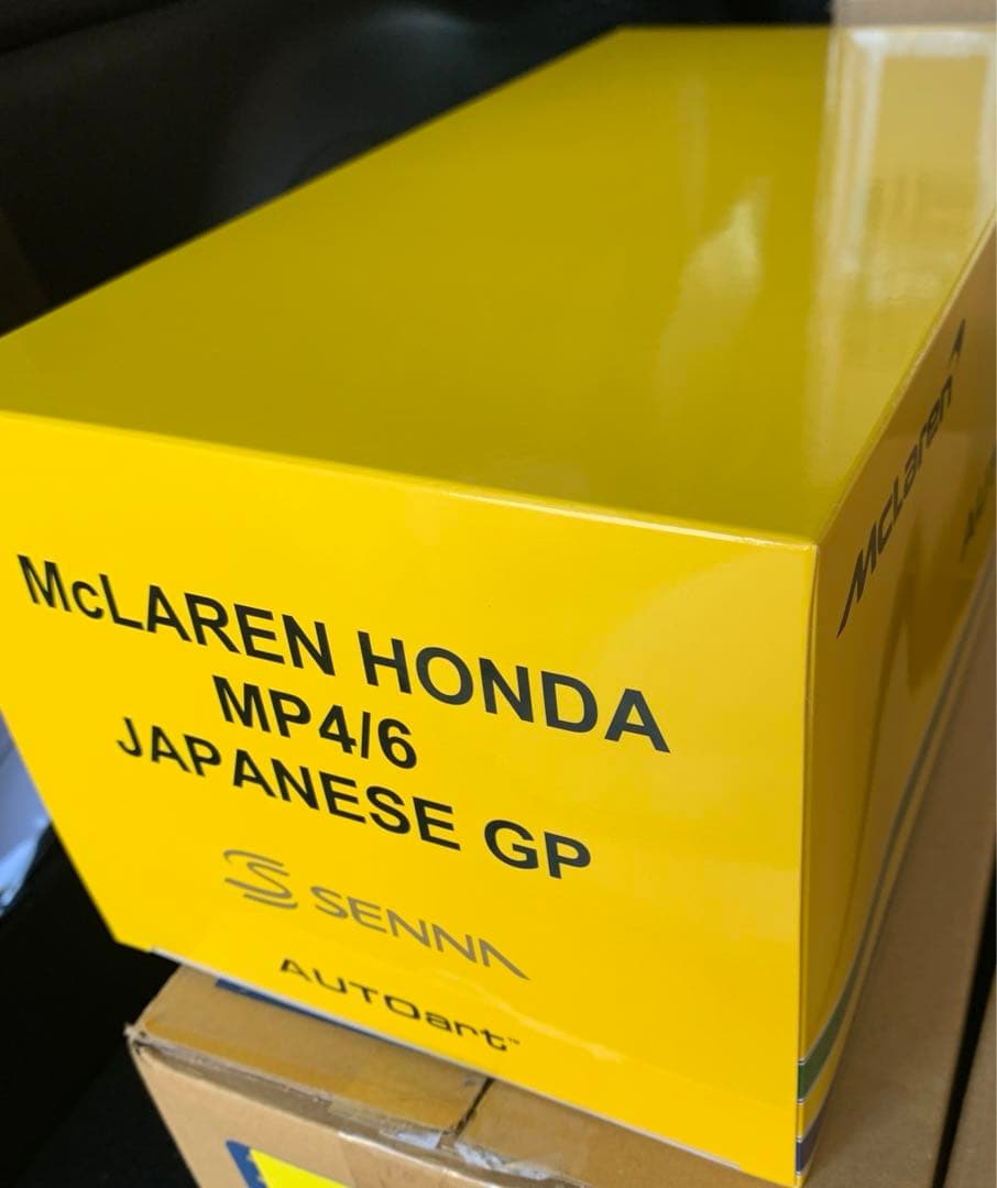 AUTOart 1/18 マクラーレンホンダ　MP4/6 #1 A.セナ　ロゴ