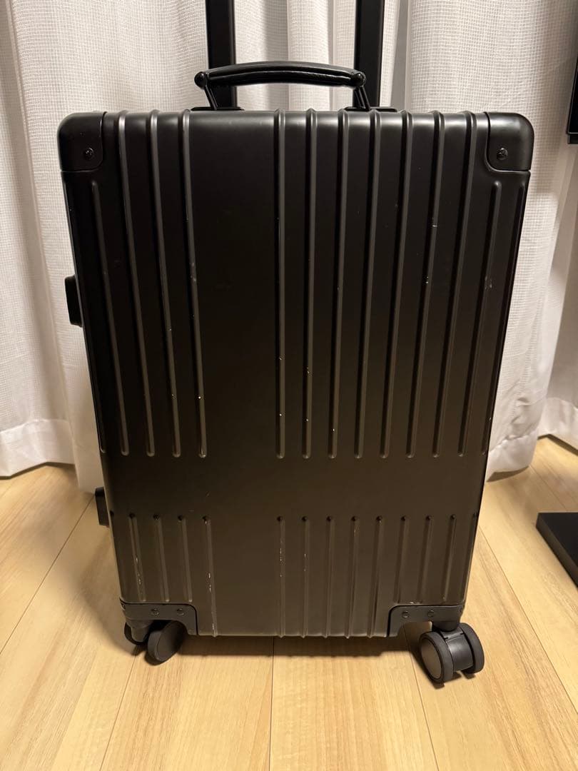 【中古】イノベーター　スーツケース　アルミ　ブラック innovator