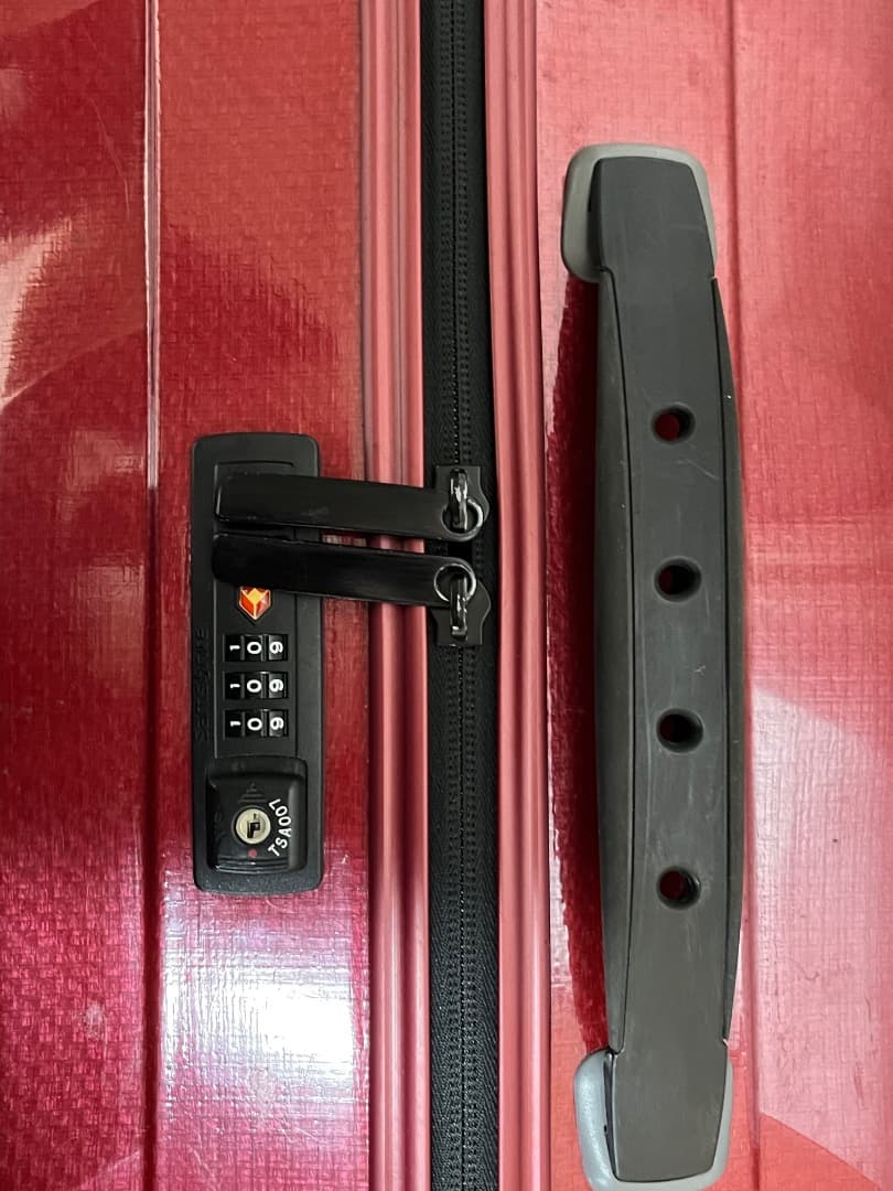 【超軽量】サムソナイト コスモライト赤い68L 定価6万以上4〜7泊用 4輪