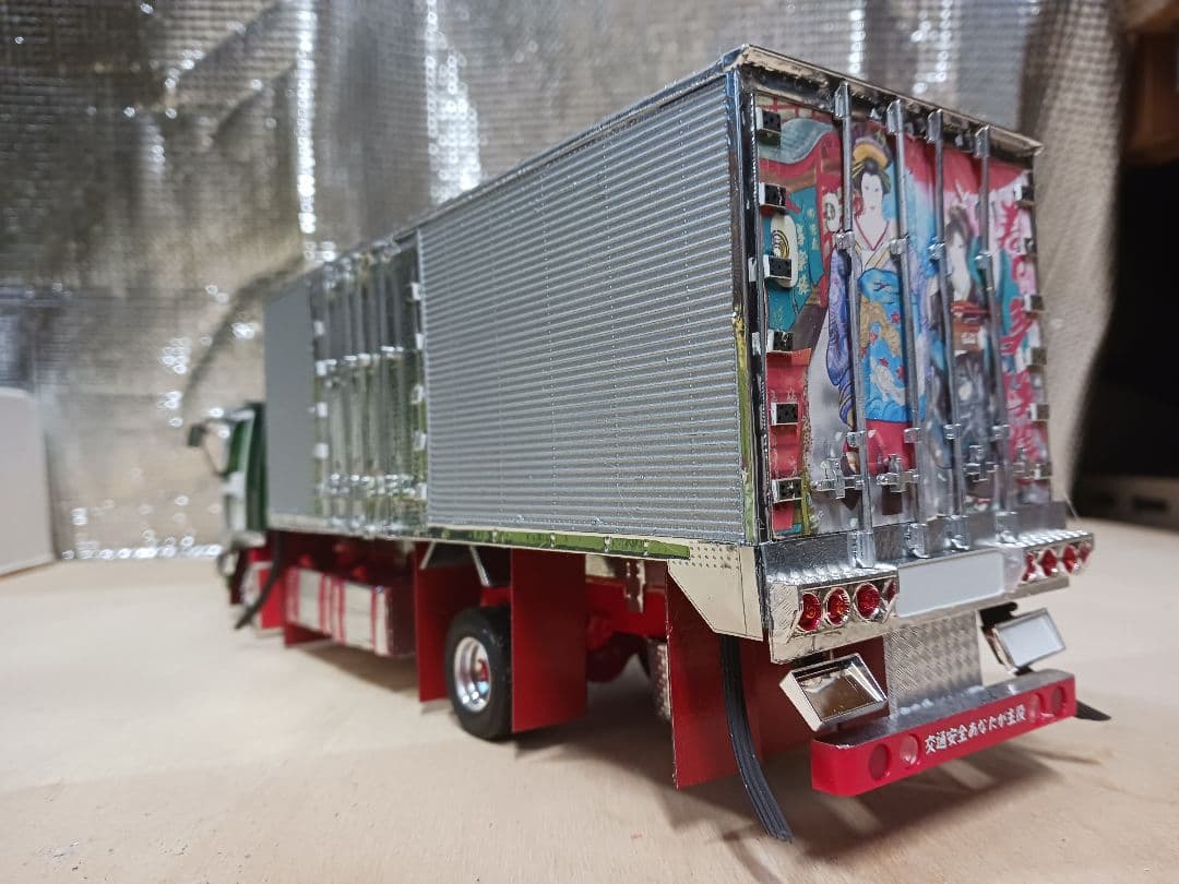1/32デコトラ、トラックプラモデル完成品
