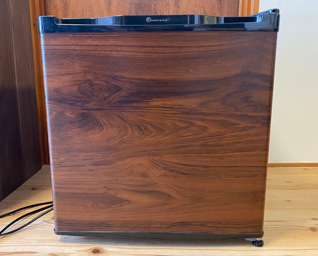 TOHOTAIYO 1ドア冷凍庫 TH-32LF1-WD 32L