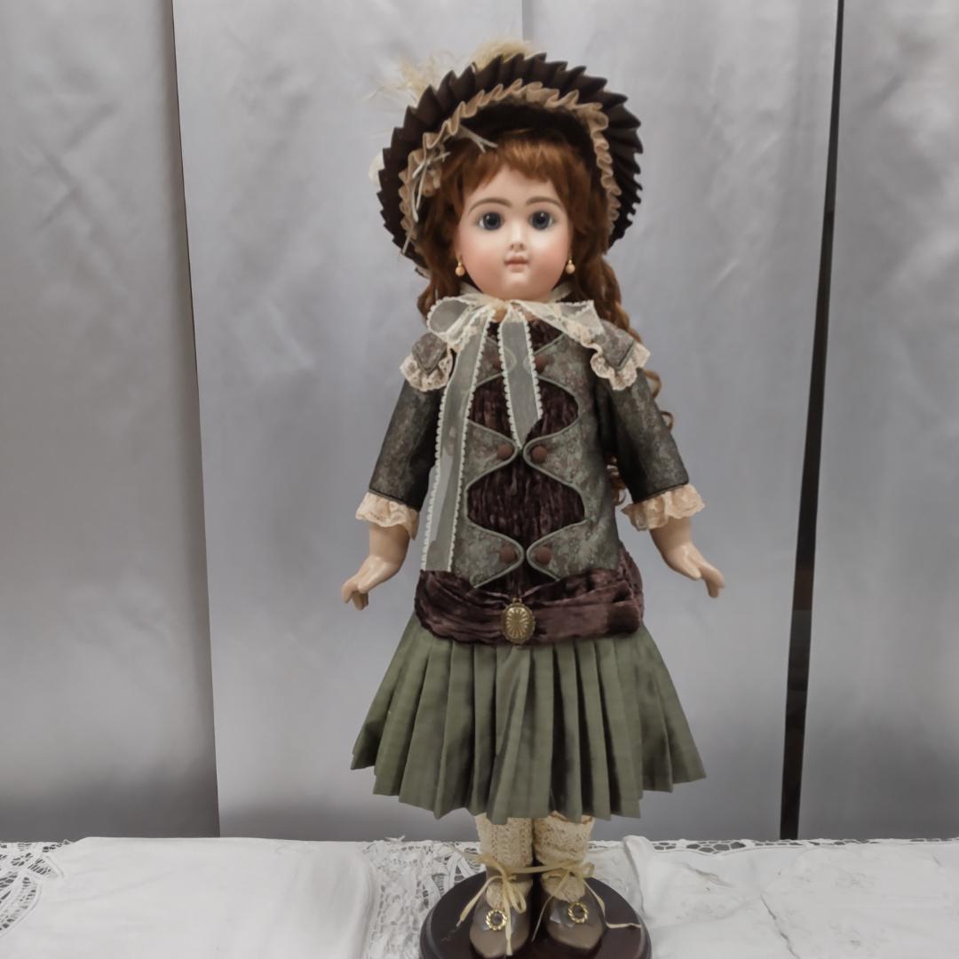 ベベフルール　アンティークドール　リプロ　作家　大きい人形