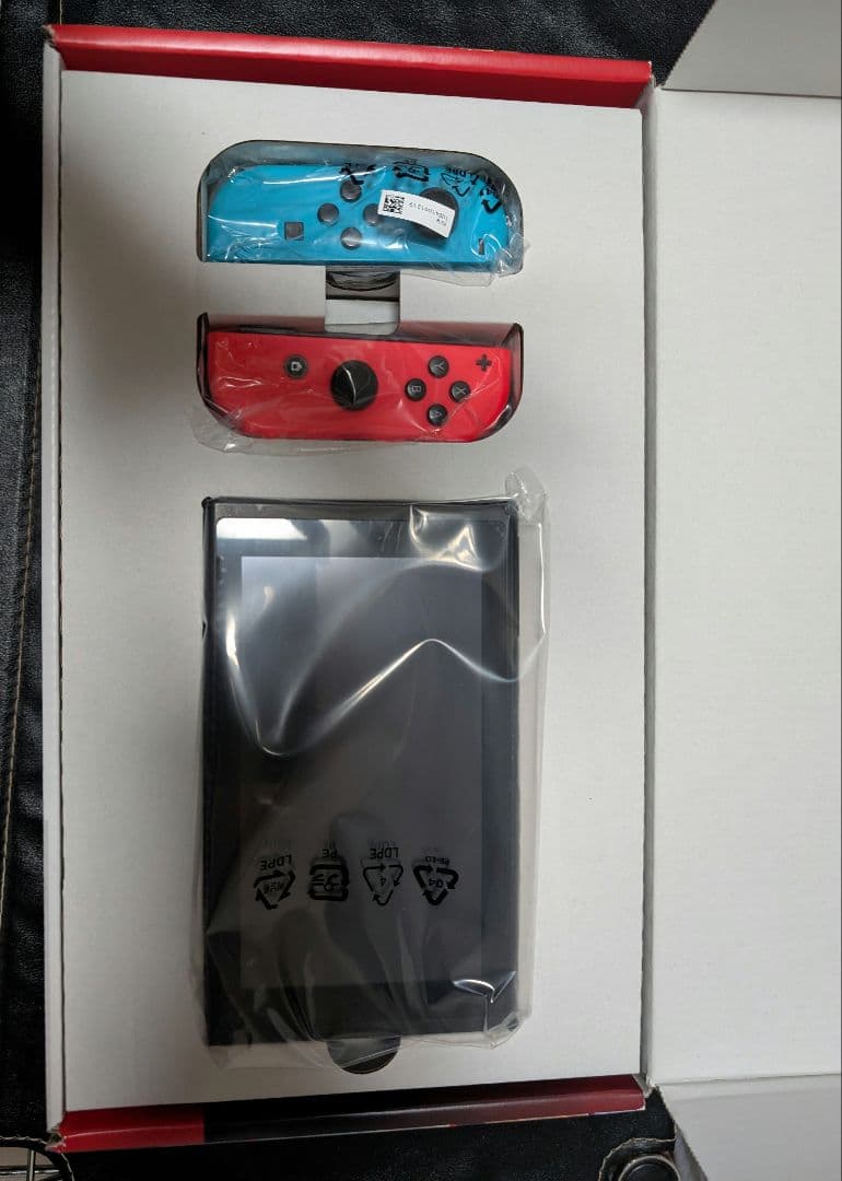 ゆ*り様 Nintendo Switch 青/赤 本体 充電器付き その他付属品