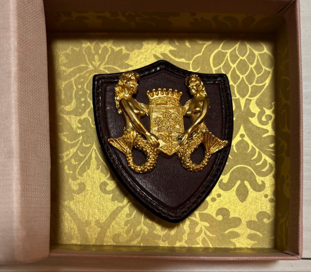 美品！お値下げ！ミュウミュウ激レア♡雑誌掲載ブローチ♡