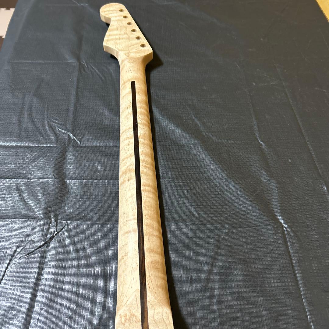 【希少】ストラトキャスター ネック フレイムメイプル