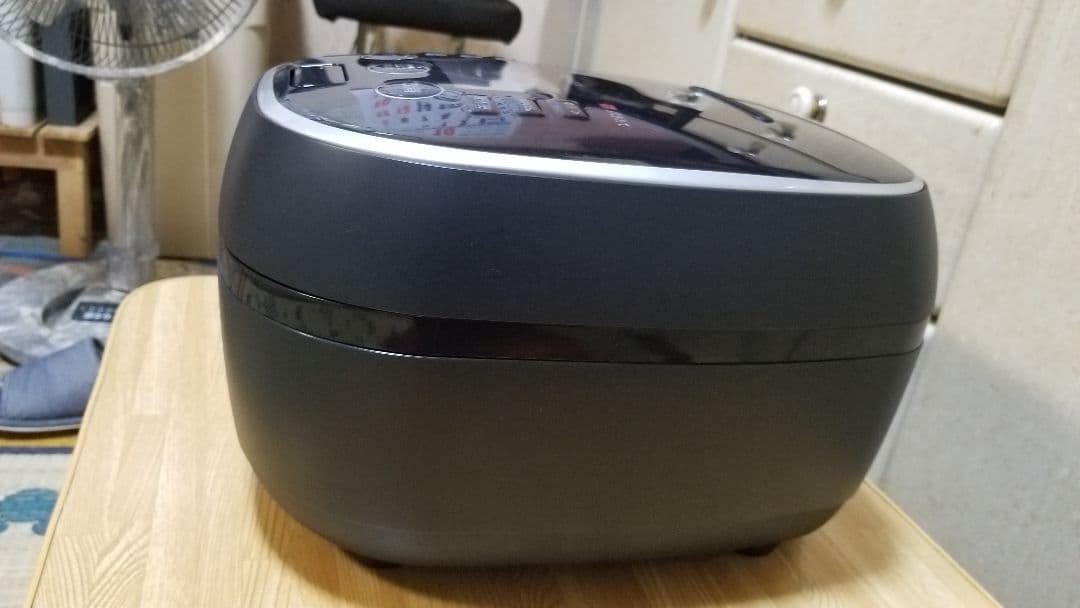 ☆2022年製☆ハイグレードモデル☆タイガー 土鍋ご泡火炊き 可変圧力IH炊飯器