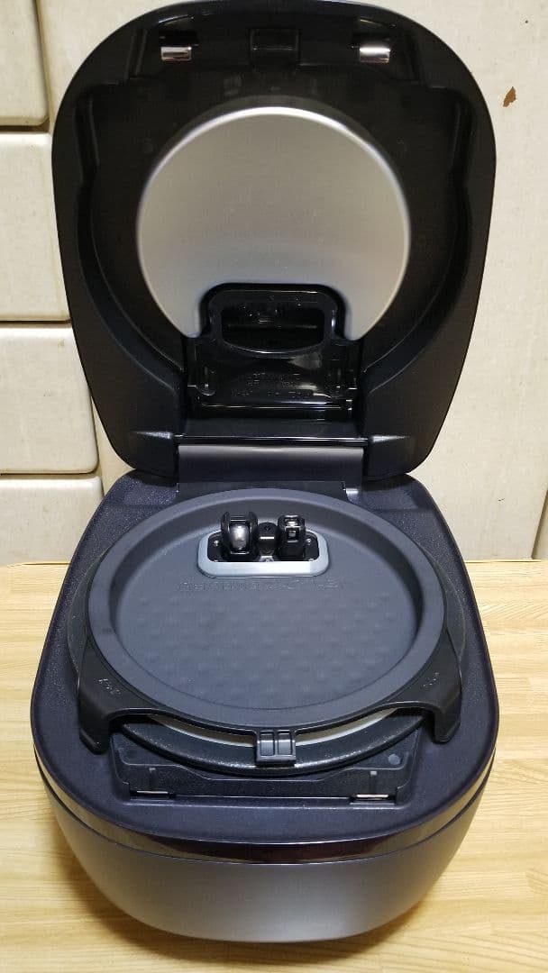 ☆2022年製☆ハイグレードモデル☆タイガー 土鍋ご泡火炊き 可変圧力IH炊飯器