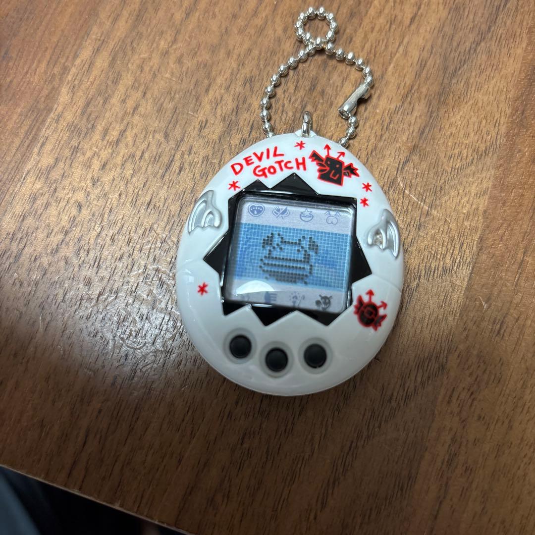 デビルっちのたまごっち　白　ホワイト