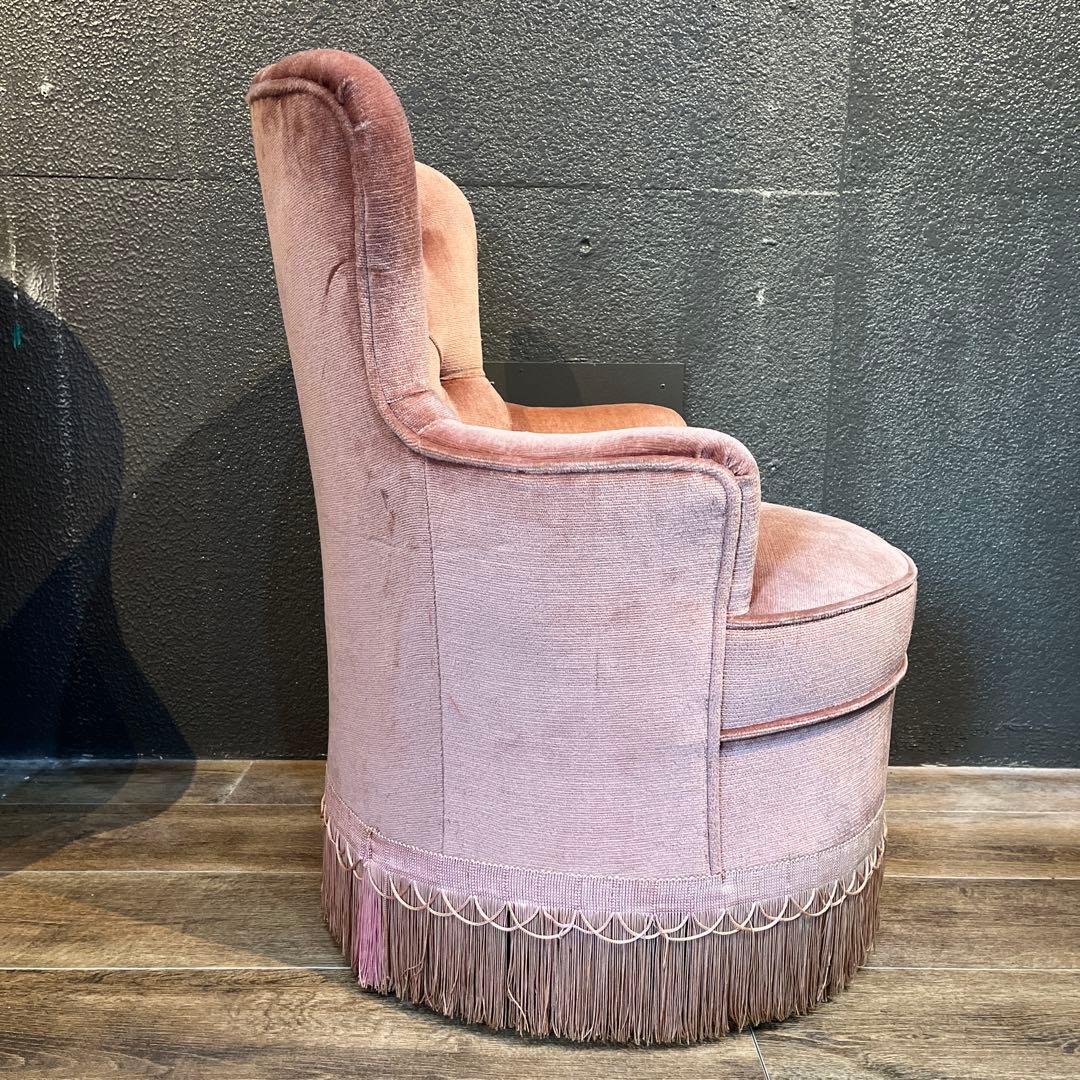 【ITページ】クラシック ピンク フリンジ付き椅子/①