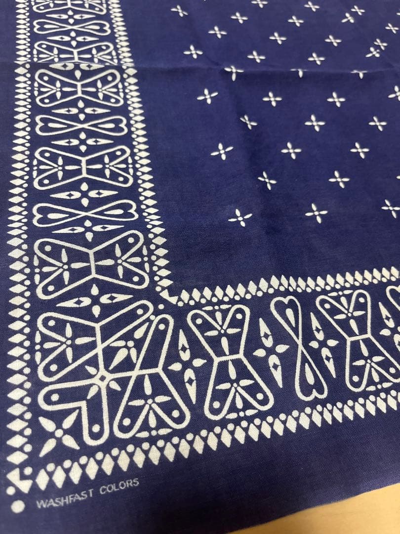 ビンテージバンダナ　クロス柄　USA製　1段表記