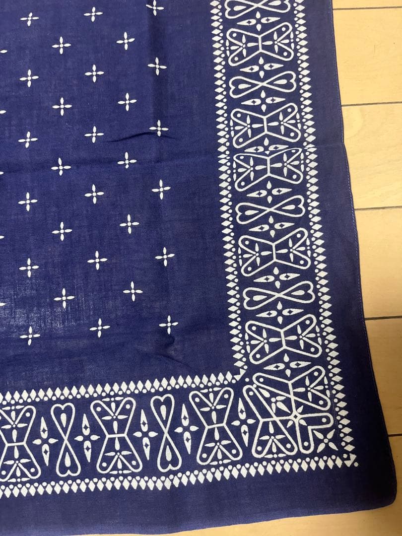 ビンテージバンダナ　クロス柄　USA製　1段表記