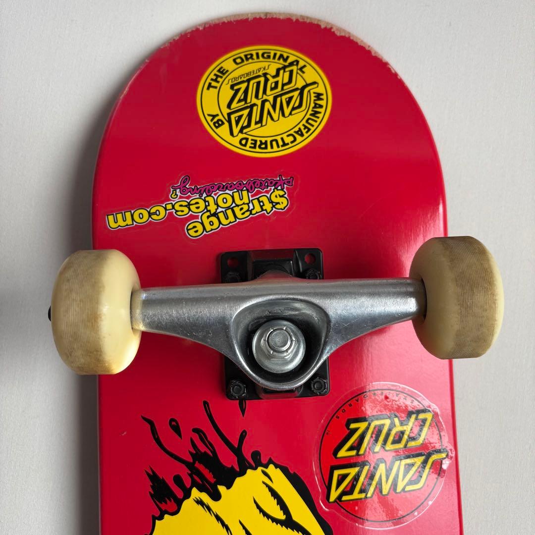 SANTA CRUZ スケートボード 黄色の手のデザイン