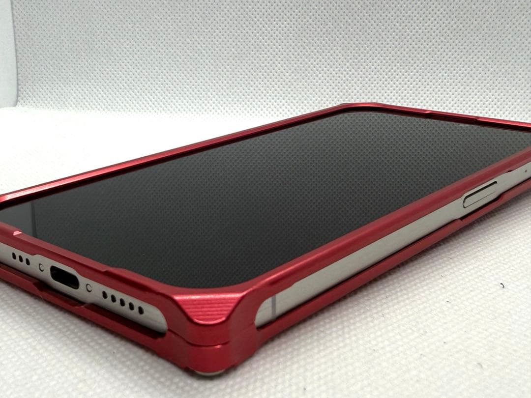 iPhone15pro GILD design バンパーケース レッド