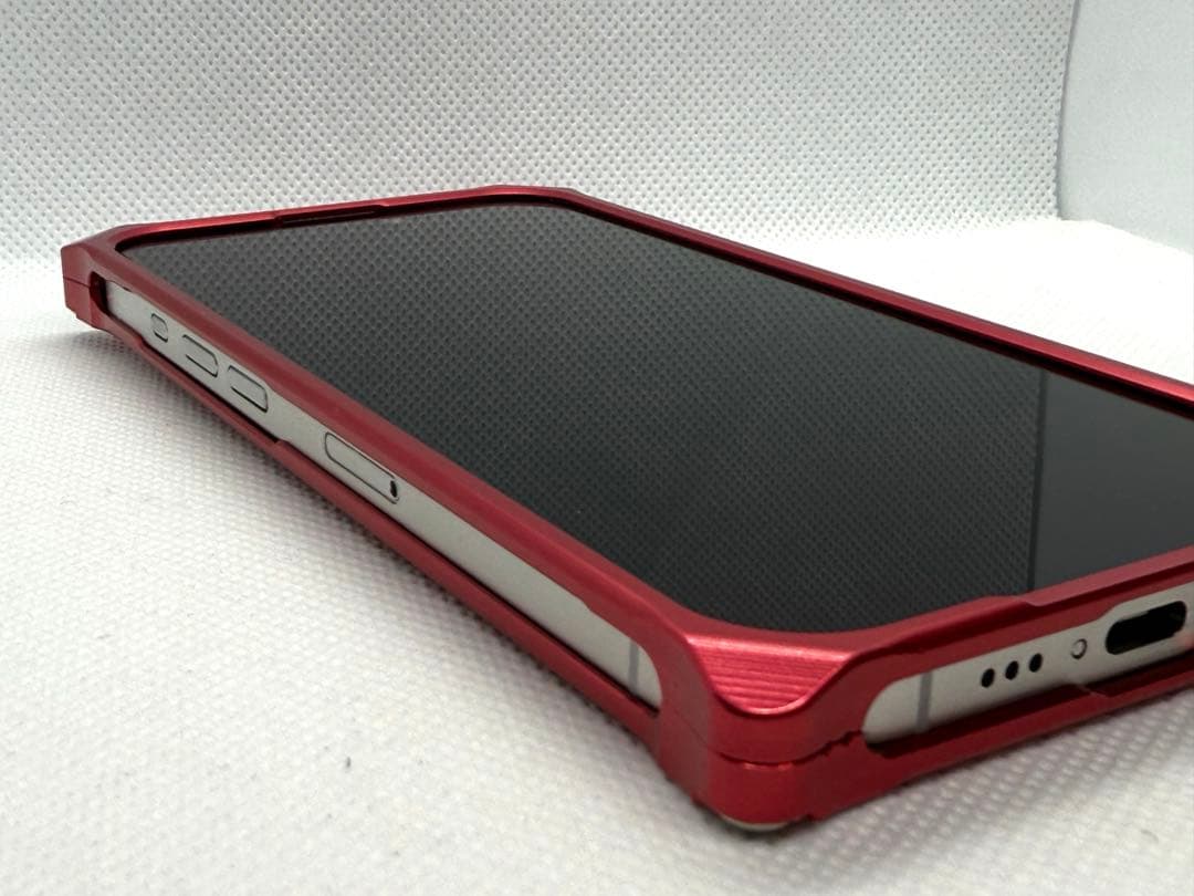 iPhone15pro GILD design バンパーケース レッド