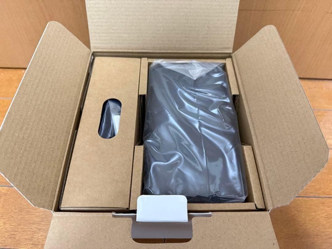 【新品未使用】NTTドコモ ホームルーター 5G HR02