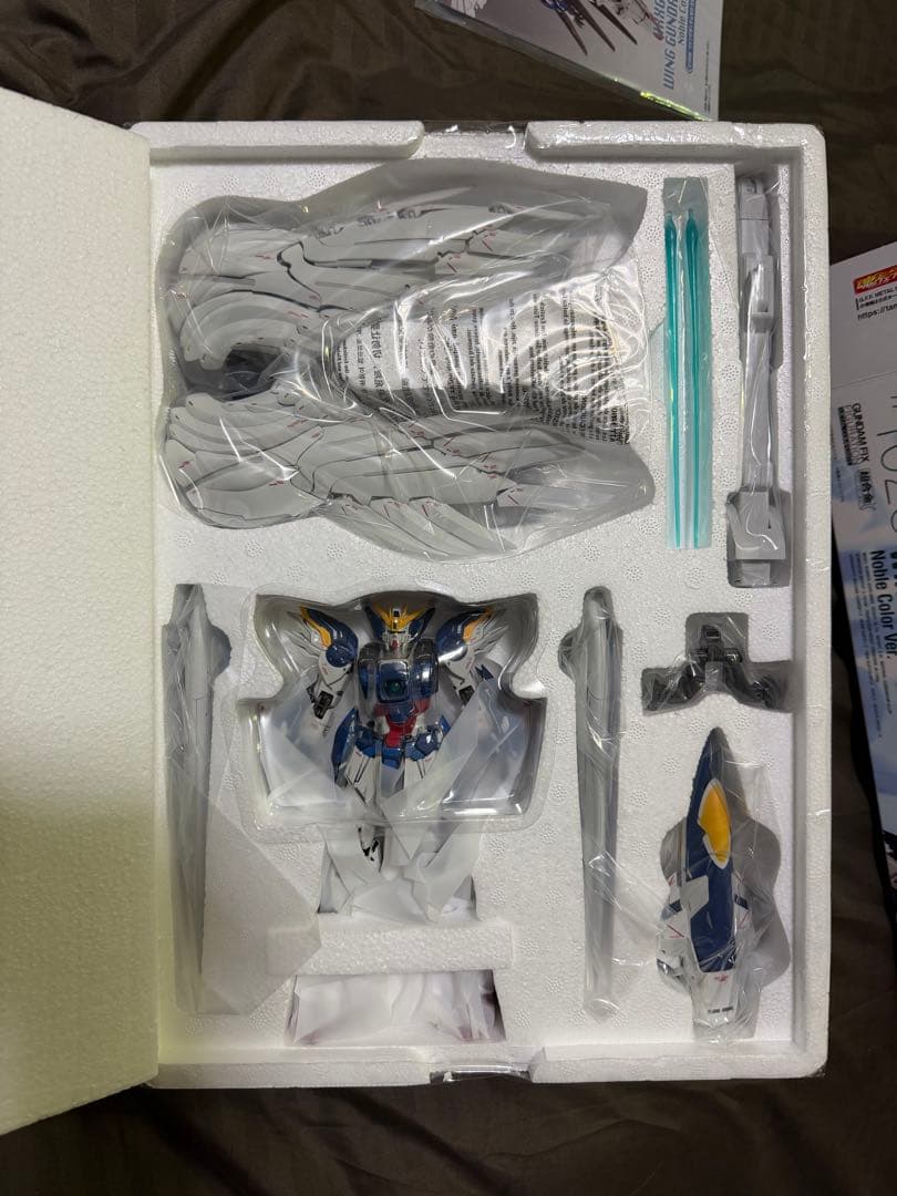 メタルコンポジット ウイングガンダムゼロ(EW版) NobleColorVer.