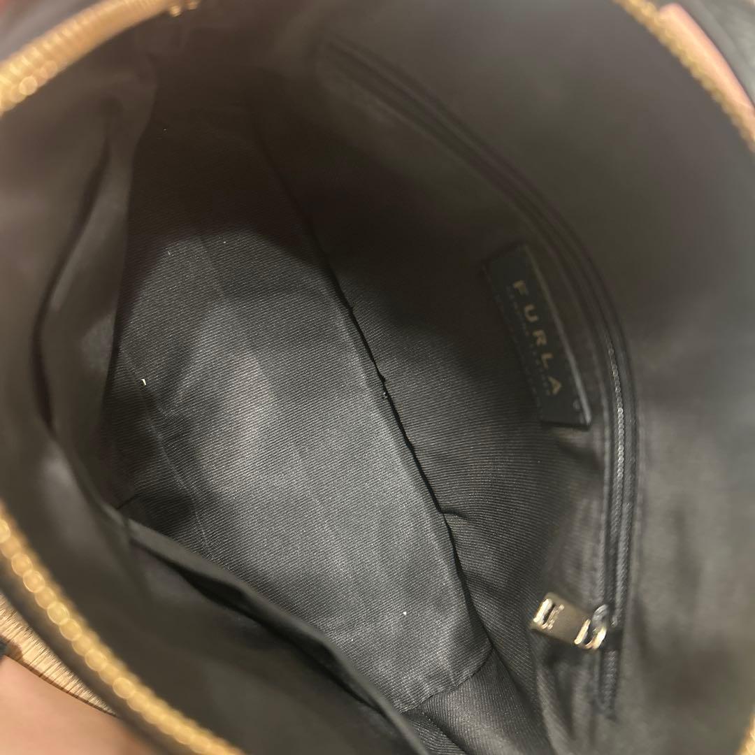 FURLA パイパー　ブラックレザーハンドバッグ