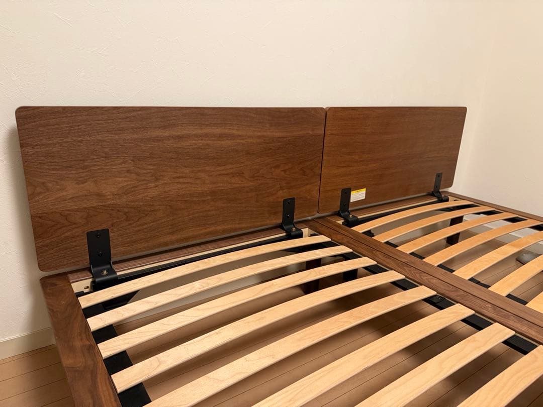 無印良品　ベッドフレーム・ヘッドボード付・シングル・ウォールナット