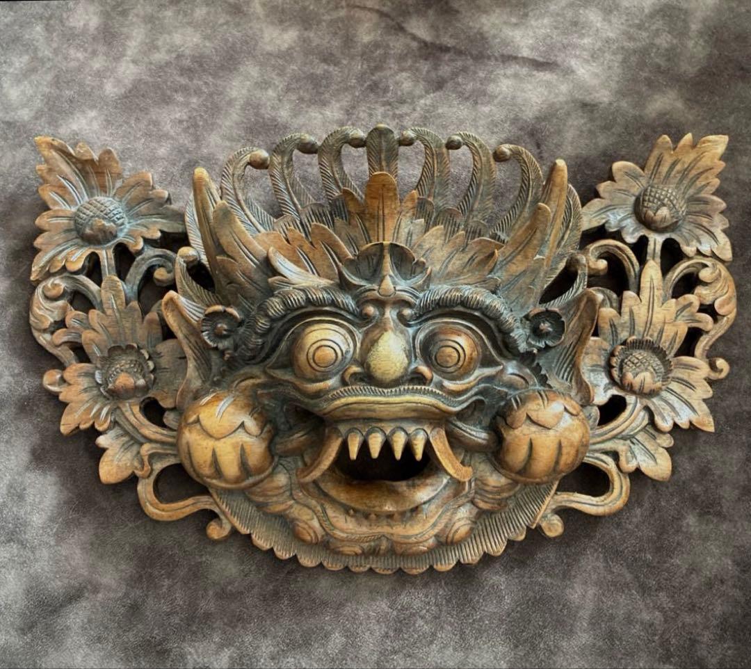 聖獣 バロン バリ島 手彫り 木彫 エスニック　壁掛け　魔除け　長さ31㎝