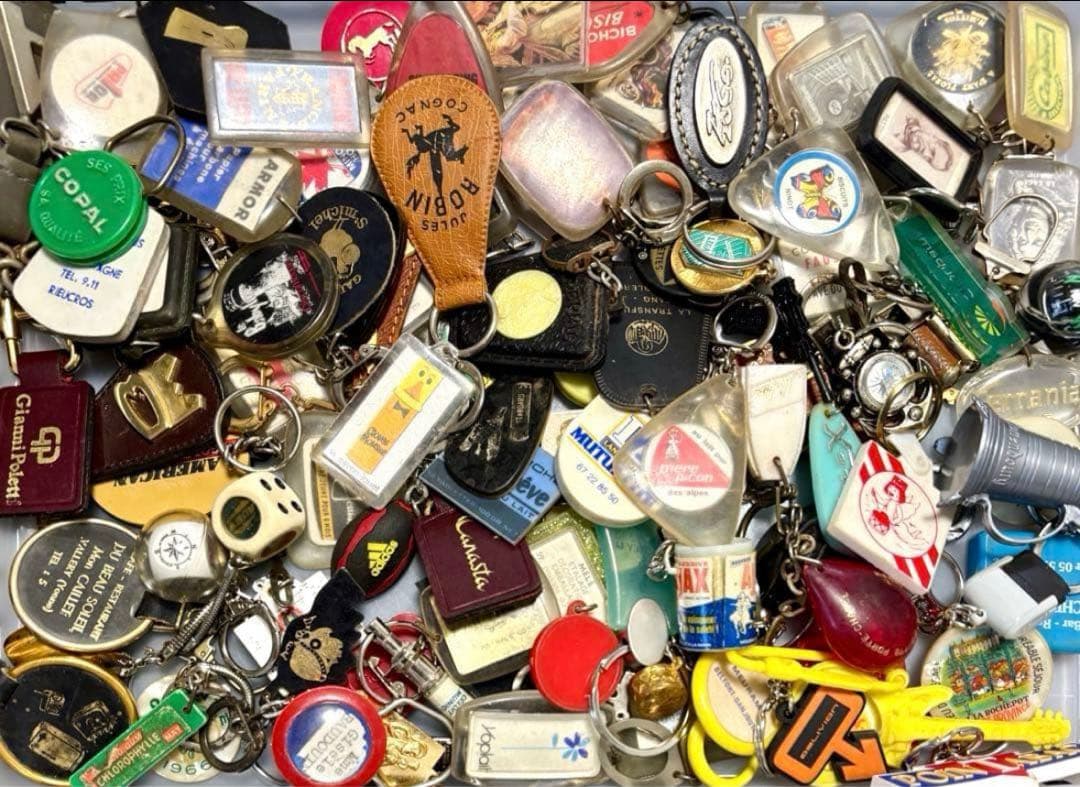 988【限定特価!100個!】ヴィンテージフランスフレンチ キーホルダー