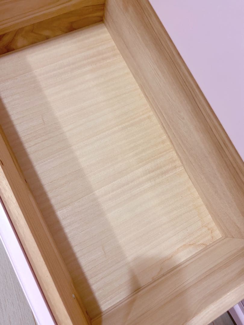 ピンクのハート型ドレッサー