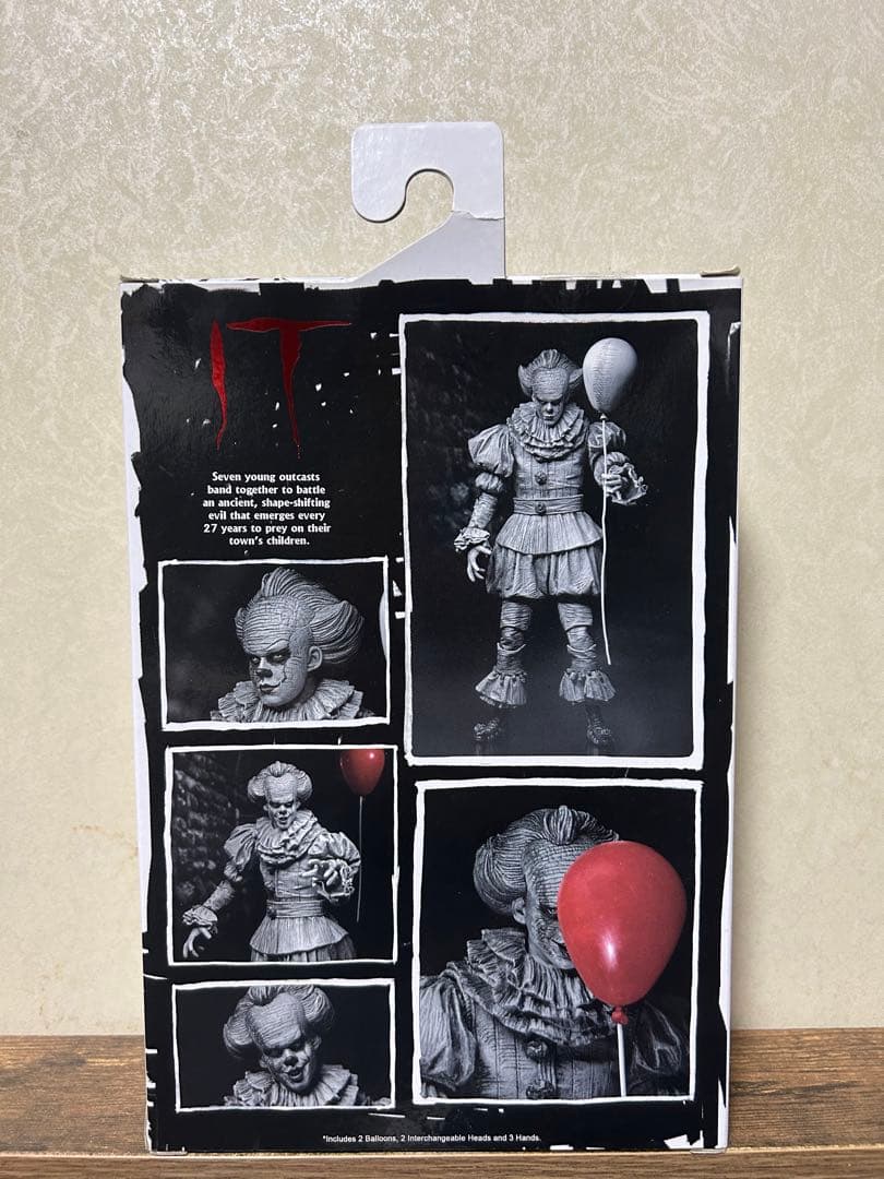 NECA ネカ　イット　ペニーワイズ　SDCCコミコン限定