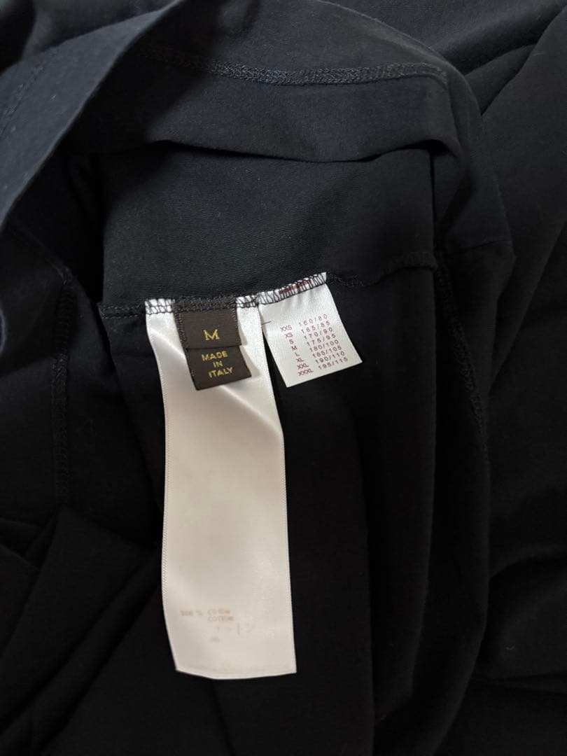 は*う様 Louis Vuitton ブラック Tシャツ グラフィックプリント