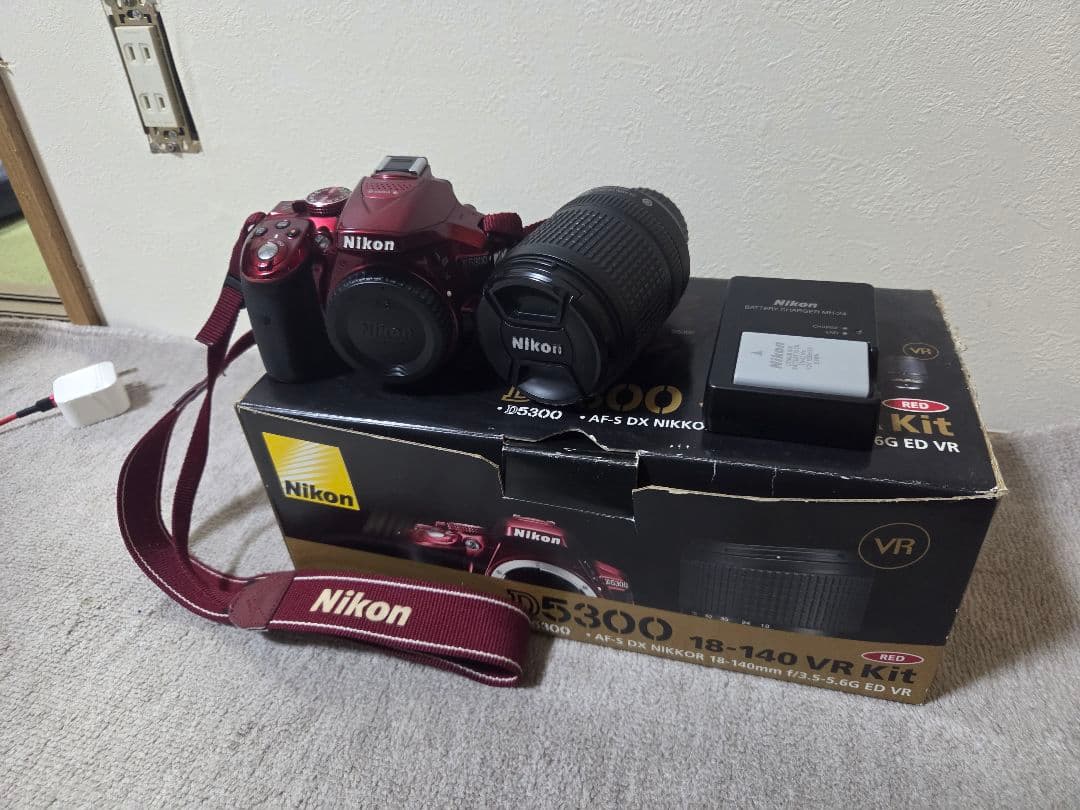 Nikon D5300 レッド 18-140mm VRセット