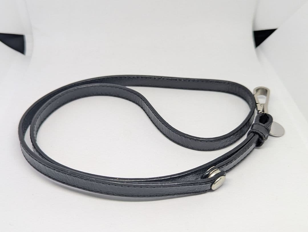 カービングトライブス　カードホルダー　ネックレス　ブラック