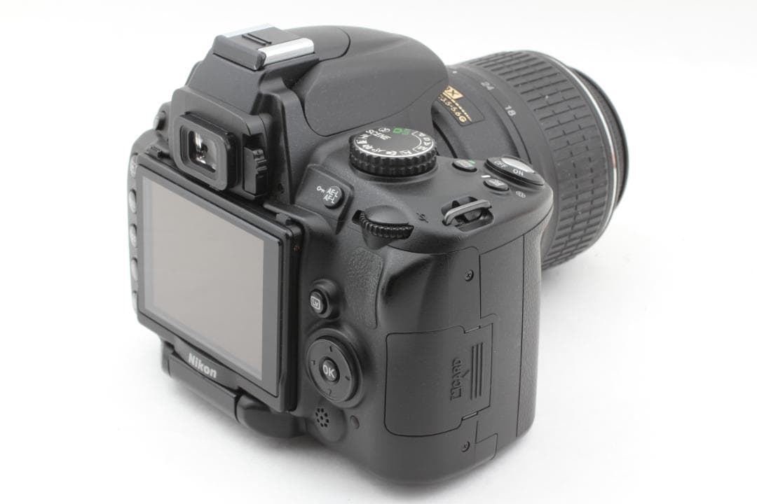 Nikon D5000 デジタルカメラ AF-S 18-55mm レンズキット
