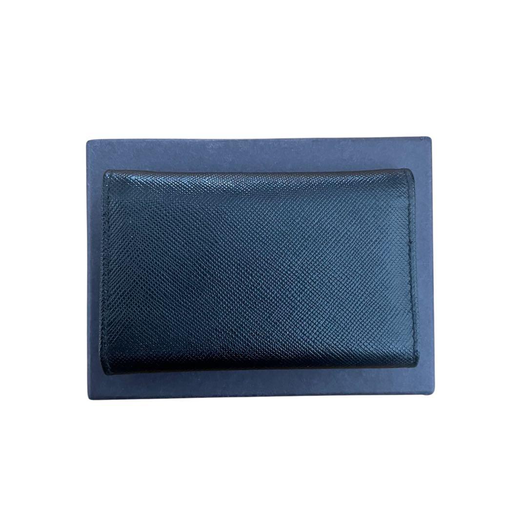 PRADA(プラダ)キーケース　6連　トライアングル　ロゴ　サフィアノレザー　黒