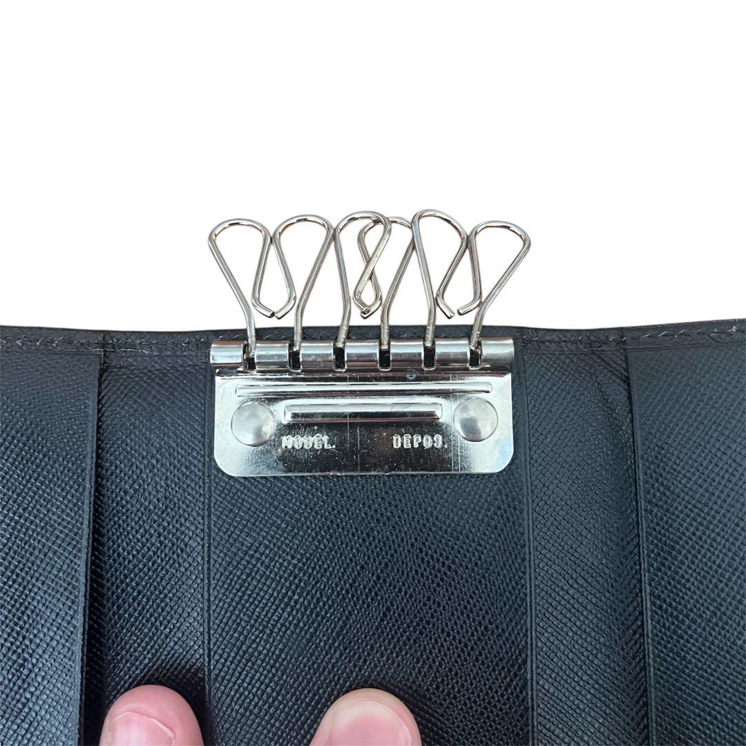 PRADA(プラダ)キーケース　6連　トライアングル　ロゴ　サフィアノレザー　黒